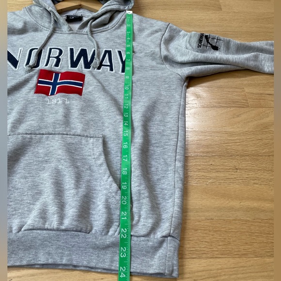 Gray Scandinavian Explorer NORWAY Hoodie Size Small - Picture 11 of 12